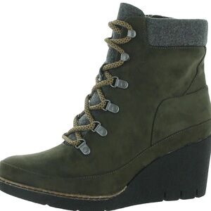 DR SCHOLL’S Lada Cushioned Footbed Ankle Wedge Boots.